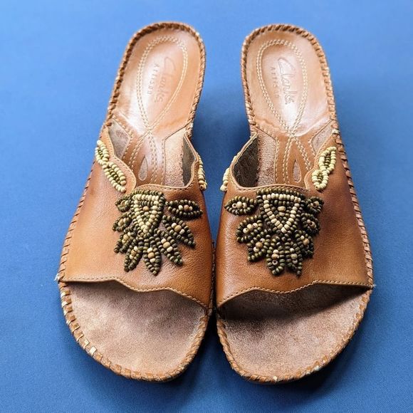 Clarks Artisan Beaded Leather Slip On Wedge 2.5in Heel Sandals Empress Tan Boho - Picture 1 of 13
